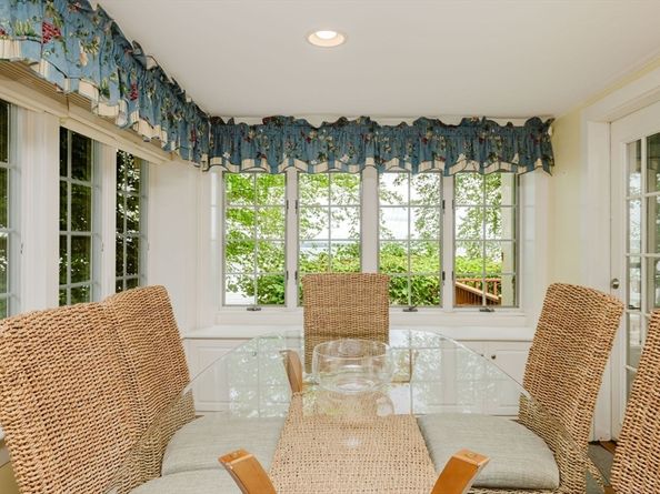 9 Pine Blf, Lakeville MA 02347