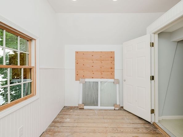 9 Pine Blf, Lakeville MA 02347