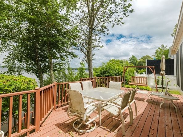 9 Pine Blf, Lakeville MA 02347