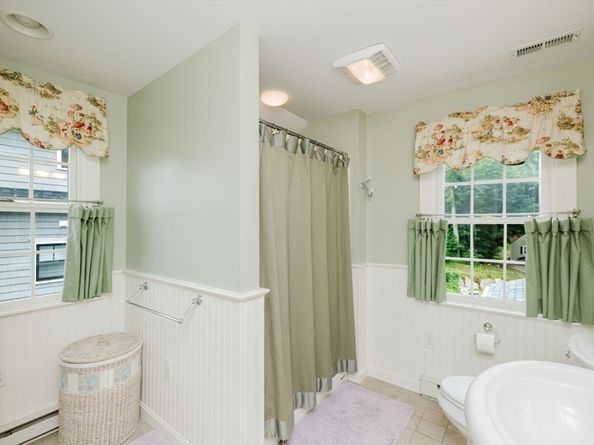 9 Pine Blf, Lakeville MA 02347