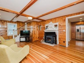 9 Pine Blf, Lakeville MA 02347
