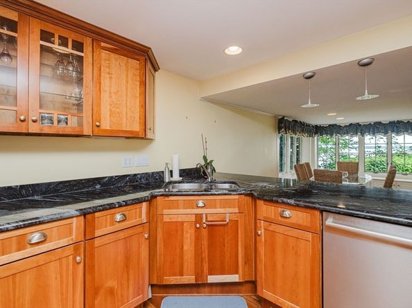 9 Pine Blf, Lakeville MA 02347