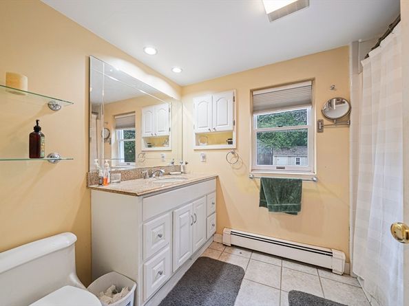 914 Pleasant St, Weymouth MA 02189
