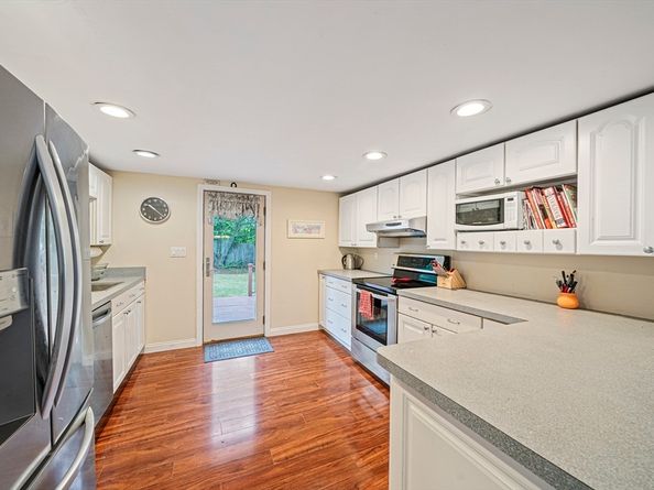 914 Pleasant St, Weymouth MA 02189