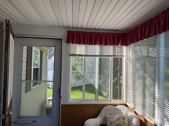217 Crystal Water Dr 217, East Bridgewater MA 02333