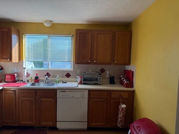 217 Crystal Water Dr 217, East Bridgewater MA 02333