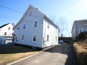 95 Laurel St, Leominster MA 01453