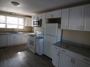 95 Laurel St, Leominster MA 01453