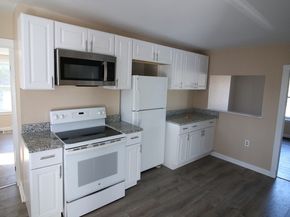 95 Laurel St, Leominster MA 01453