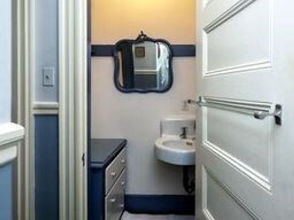 92 Grant Ave, Newton MA 02459