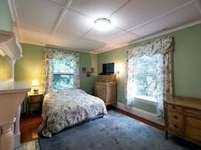 92 Grant Ave, Newton MA 02459