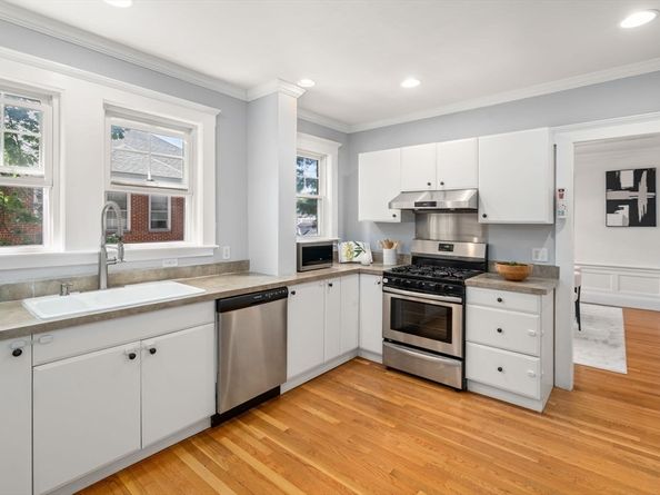 22 Holland Street 22, Newton MA 02458
