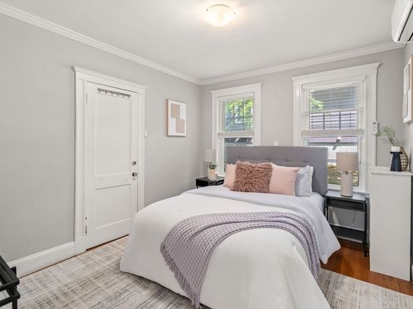 22 Holland Street 22, Newton MA 02458