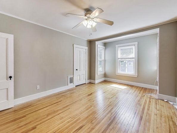 2 Elm St, Wellesley MA 02481
