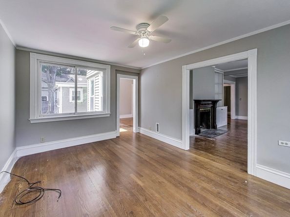 2 Elm St, Wellesley MA 02481