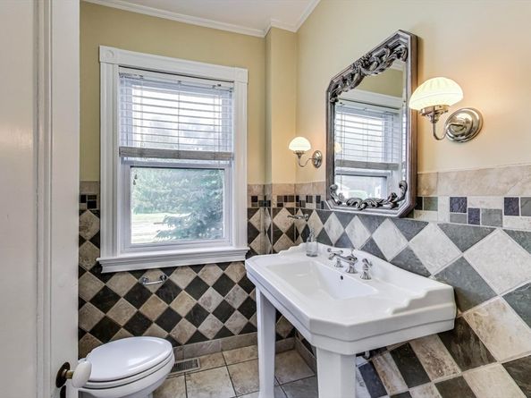 2 Elm St, Wellesley MA 02481
