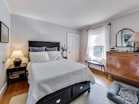 2 Elm St, Wellesley MA 02481