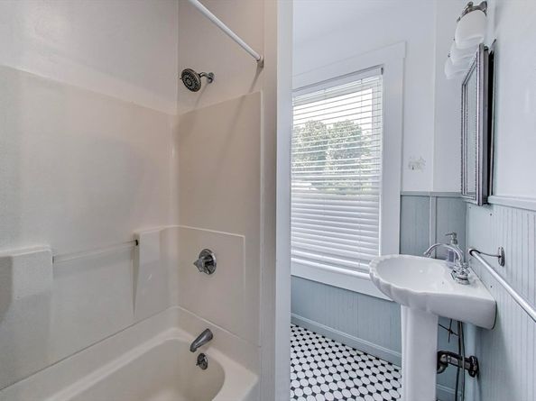 2 Elm St, Wellesley MA 02481
