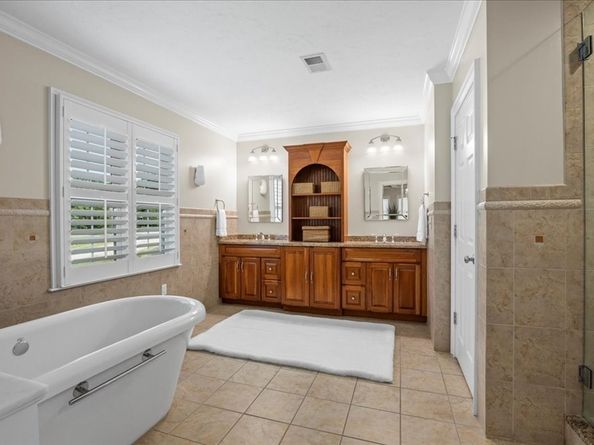 5 Highland Hill Dr, Shrewsbury MA 01545