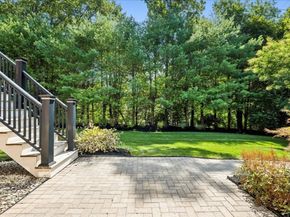5 Highland Hill Dr, Shrewsbury MA 01545
