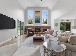 131 Bay Colony Dr, Westwood MA 02090
