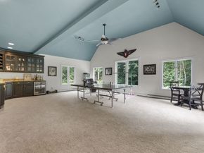 131 Bay Colony Dr, Westwood MA 02090