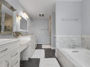131 Bay Colony Dr, Westwood MA 02090