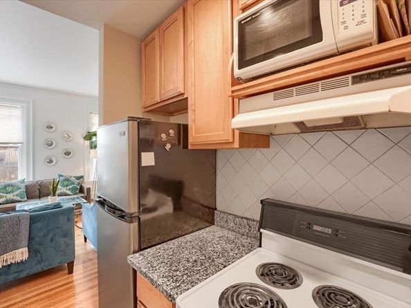 240 Marlborough St 3R, Boston MA 02116