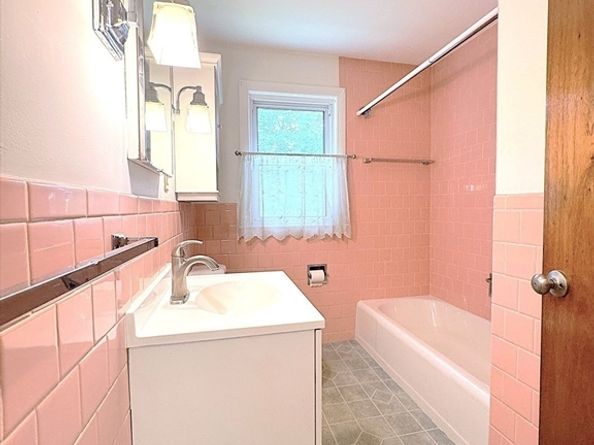 17 Meadowbrook Rd, Hudson MA 01749