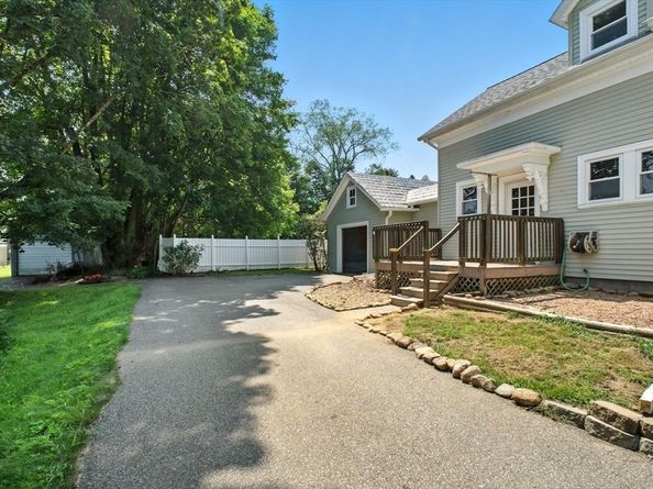 15 Lincoln, Brookfield MA 01506