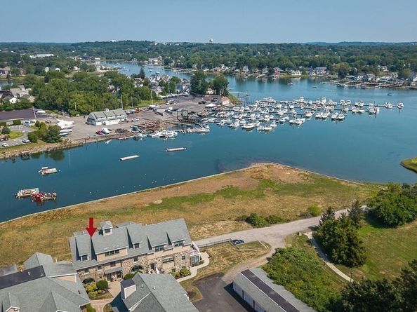 152 Water St 13, Danvers MA 01923