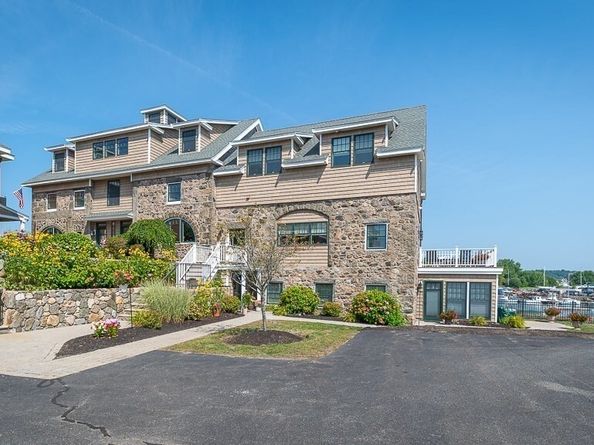 152 Water St 13, Danvers MA 01923