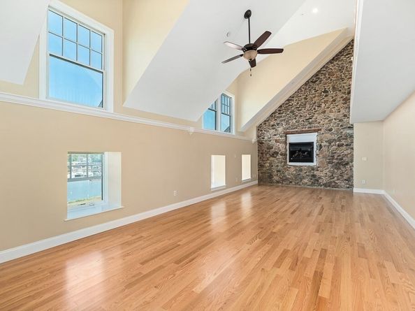 152 Water St 13, Danvers MA 01923