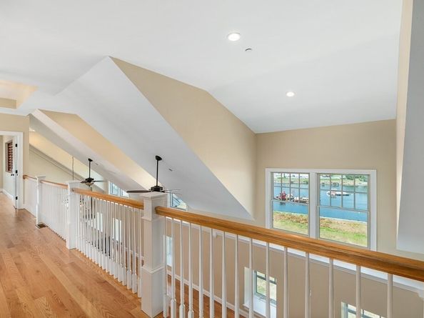 152 Water St 13, Danvers MA 01923