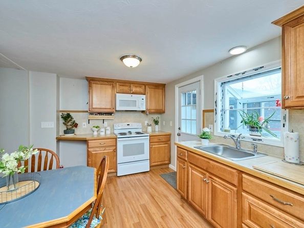 55 Friendship St, Billerica MA 01821