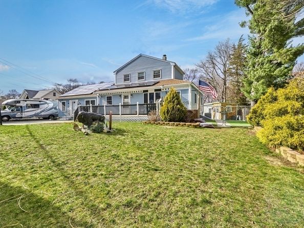 55 Friendship St, Billerica MA 01821