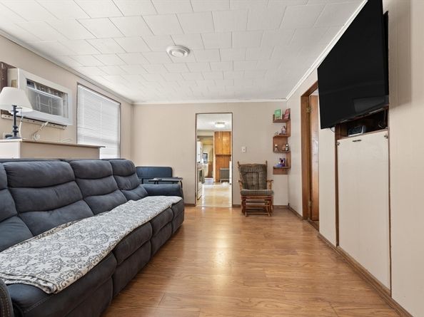 6 Greenville Ct, Somerville MA 02143