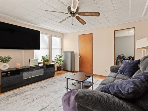 6 Greenville Ct, Somerville MA 02143