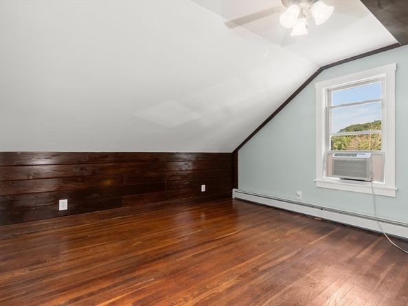 92 Arlington Rd, Woburn MA 01801