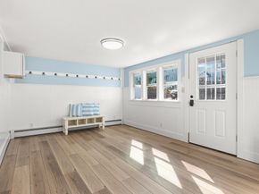 92 Arlington Rd, Woburn MA 01801
