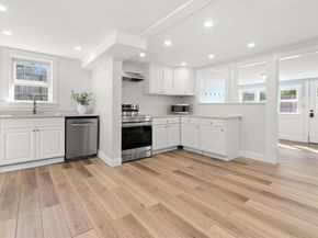 92 Arlington Rd, Woburn MA 01801