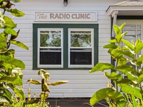 92 Arlington Rd, Woburn MA 01801