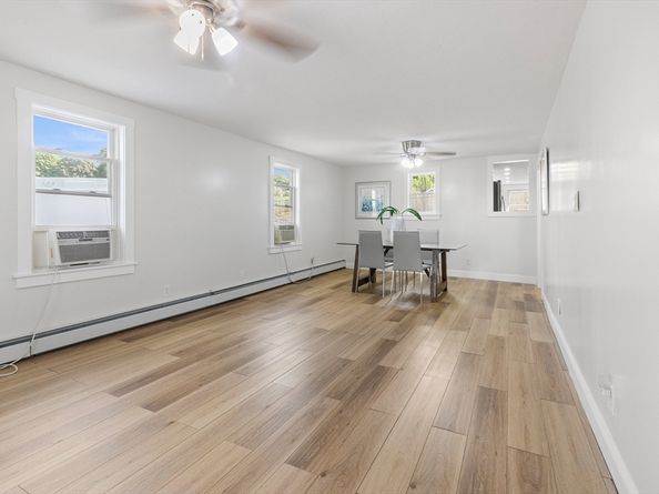 92 Arlington Rd, Woburn MA 01801