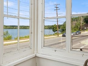 92 Arlington Rd, Woburn MA 01801