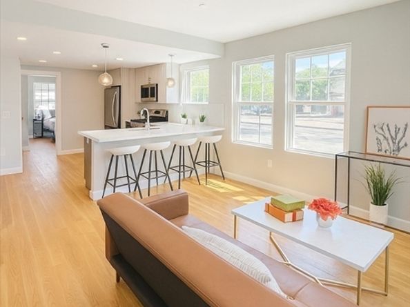 98 Prescott St 1a, Boston MA 02128
