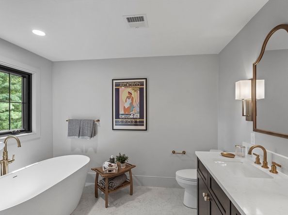 11 Avon Lane, Natick MA 01760