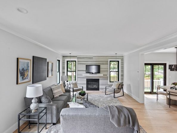 11 Avon Lane, Natick MA 01760