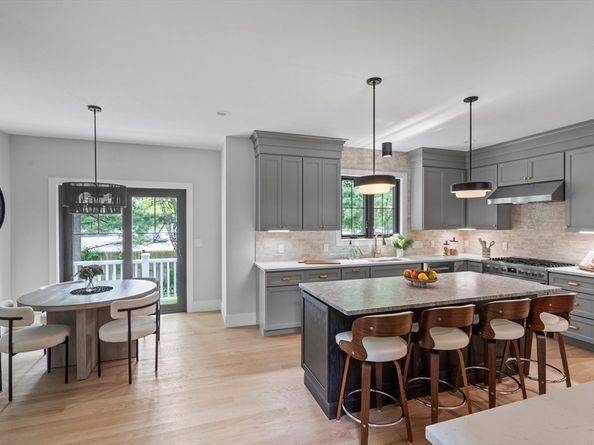 11 Avon Lane, Natick MA 01760