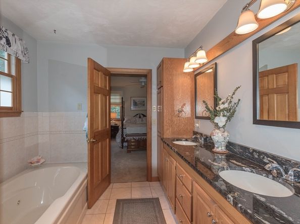 562 South Street, Shrewsbury MA 01545