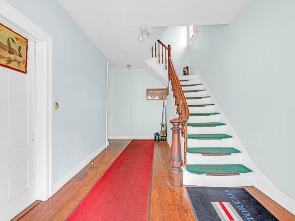38 Clifton St, Worcester MA 01610